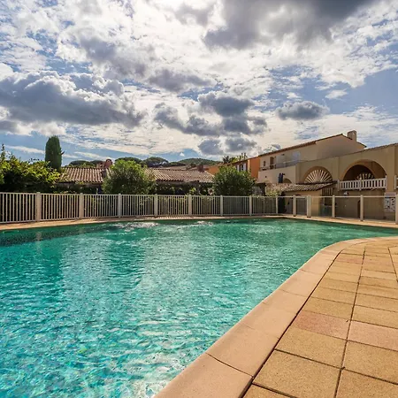 펜션 Les Parcs De Gassin-2 By Interhome